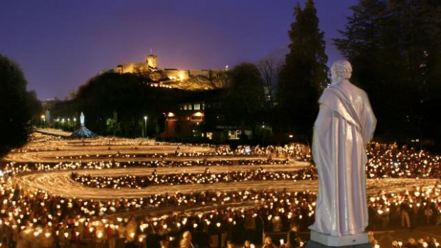lourdes procession
